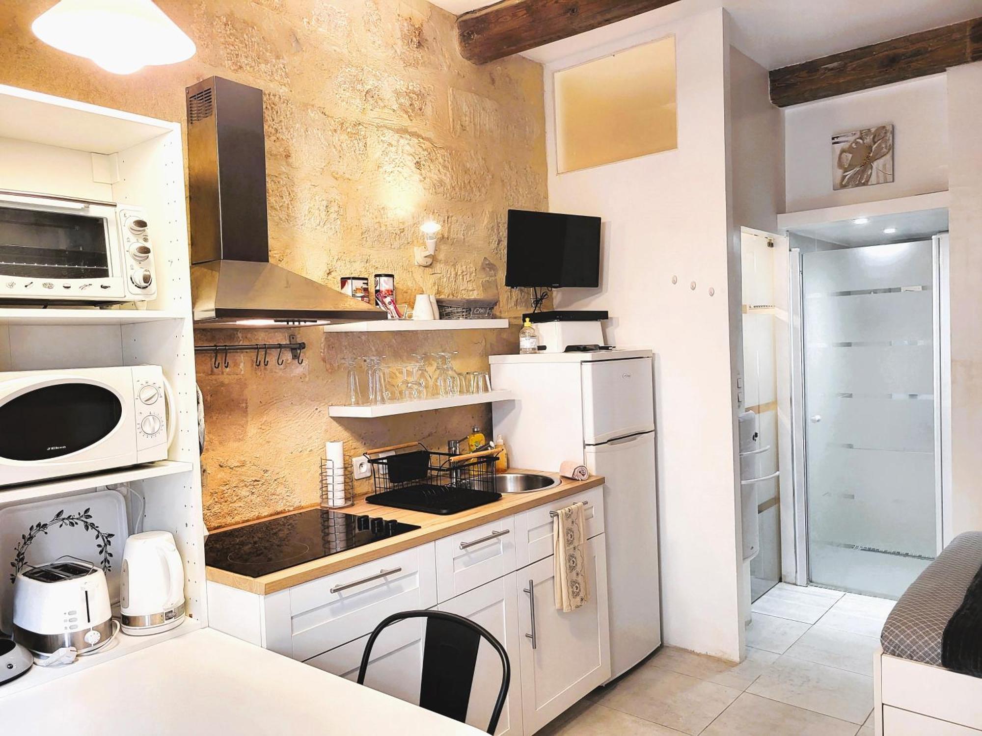 Ravissant Studio Uzes Bagian luar foto