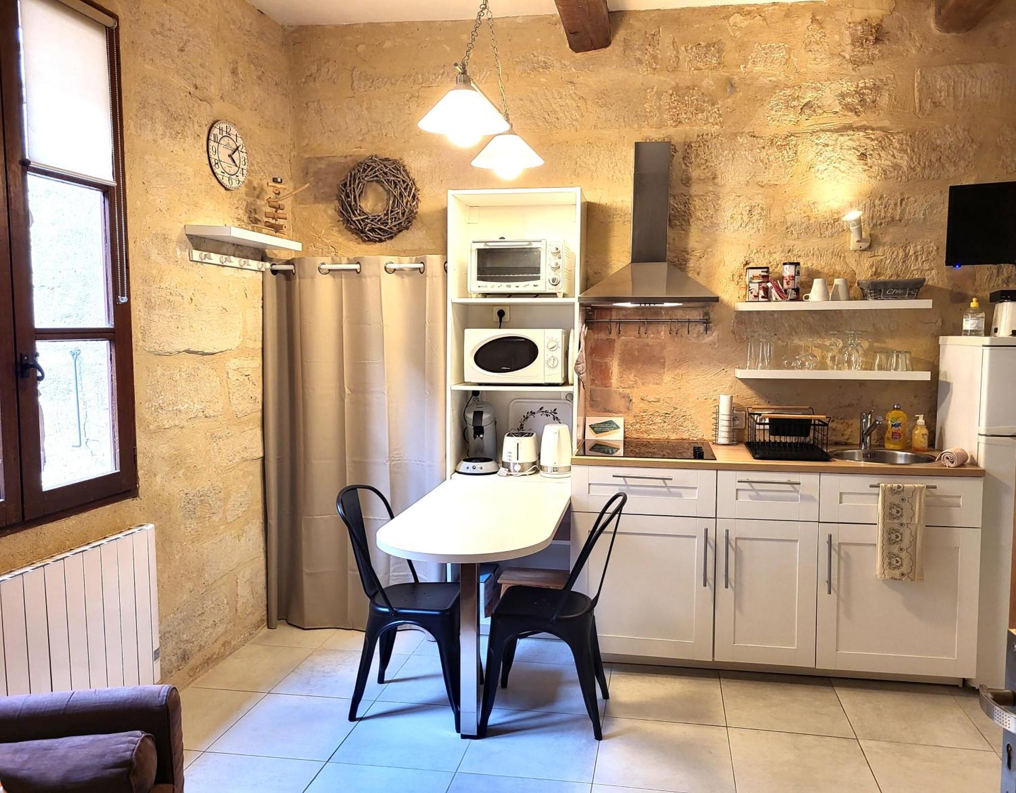 Ravissant Studio Uzes Bagian luar foto